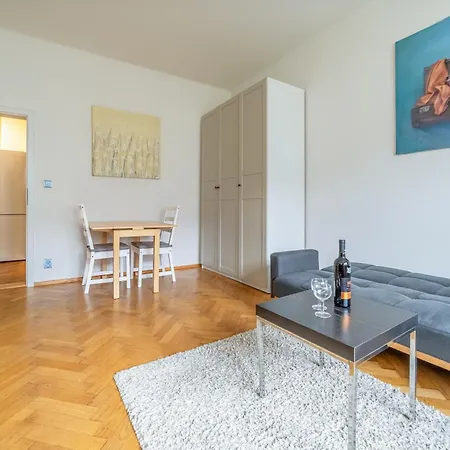 Spacious Central Budget-friendly By Rentez Apartamento