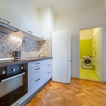 Spacious Central Budget-friendly By Rentez Apartamento *