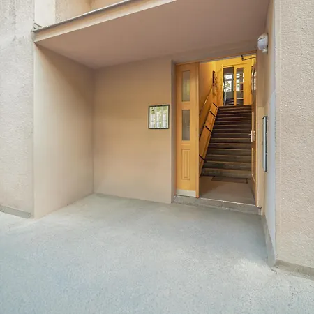 Spacious Central Budget-friendly By Rentez Διαμέρισμα *
