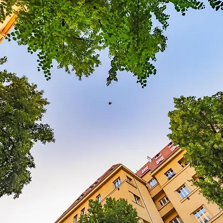 Spacious Central Budget-friendly By Rentez Διαμέρισμα *